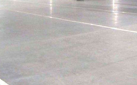 金剛砂地坪與耐磨地坪的優(yōu)點(diǎn)與缺點(diǎn)是什么？