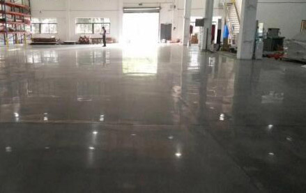 水泥地面固化拋光是什么？固化拋光有哪些好處？
